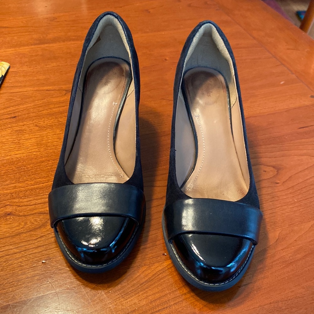 Clarks Tara Brae Pumps - Picture 2 of 5